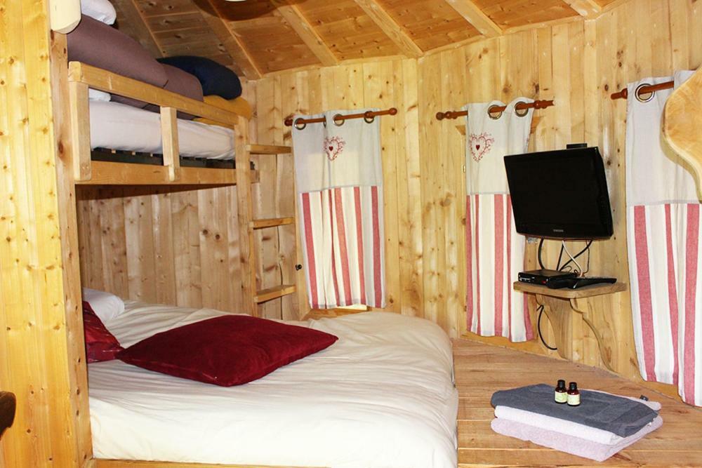 Domaine De Syam - Gites, Chambres D'Hotes & Cabanes Exteriör bild